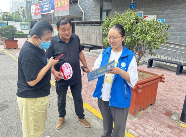 配资网站首 反诈宣传“零距离”！秦庄社区织密居民财产“安全网”